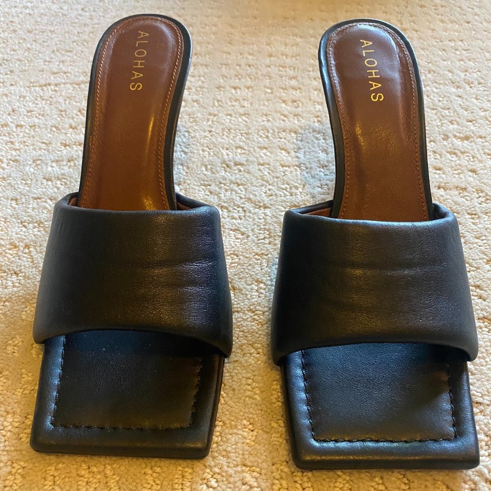 Alohas Puffy Mule